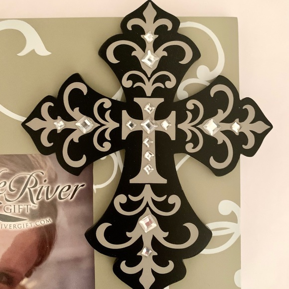 Tall Fleur 3D Cross 13" x 11" Photo Frame - Picture 2 of 4